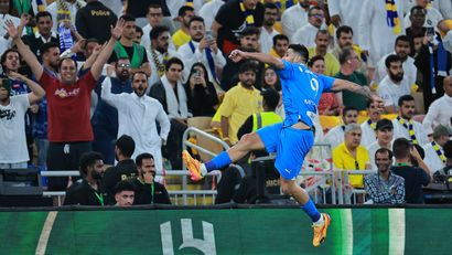 Aleksandar Mitrović proslavlja vodeći gol (©Reuters)
