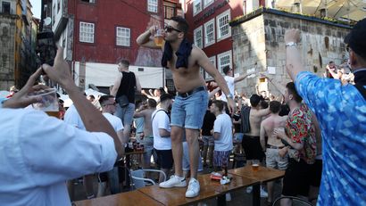 Da strah od huligana ne izmakne kontroli: Srbima i Englezima zabranjeno "pravo" pivo