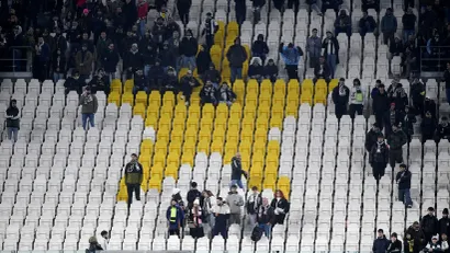 Scene na tribinama ilustruju šta navijači misle o Juventusu (Reuters)