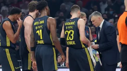 Fener ugasio Efesovu seriju! Šanlijev skok u napadu odlučio derbi Istanbula