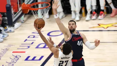 Džamal Mari i Ivica Zubac (©AFP)