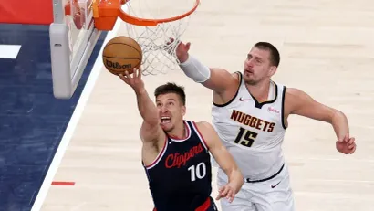 Bogdanović i Jokić (©AFP)