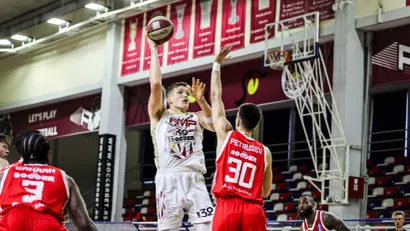 Džejkob Stivens i Filip Petrušev (Foto: ABA liga/Nikola Cimburović)