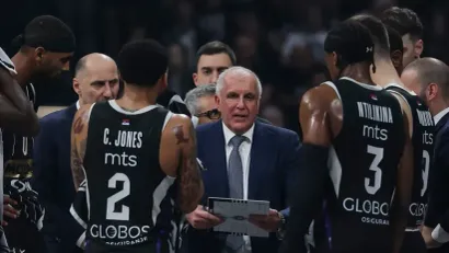 Željko Obradović i košarkaši Partizan Mozzart Beta (©Star Sport)