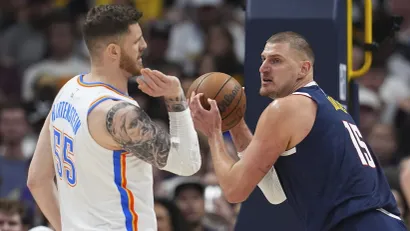 Ajzea Hartenštajn i Nikola Jokić (Guliver/AP Photo/David Zalubowski)