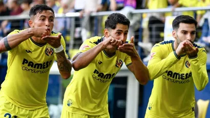 Jeremi Pino, Ajose Peres i Aleks Baena (Reuters)