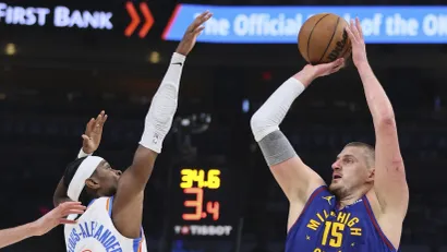 Šej Gildžes Aleksander i Nikola Jokić (Guliver/AP Photo/Nate Billings)