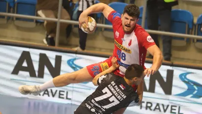 Milan Jovanović u duelu sa Lazarom Anđelkovićem (©MN Press)