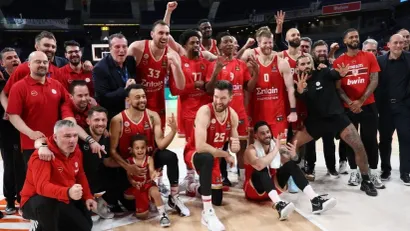 Igrači i stručni štab Olimpijakosa (Foto: AFP)