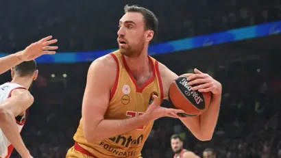 Nikola Milutinov (©MN Press)