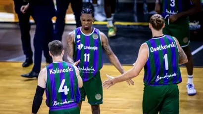 Tajson Karter i Dilan Osetkovski (Foto: FIBA)