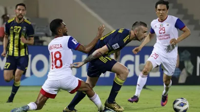 Dragan Ćeran u dresu Pahtakora (©AFP)