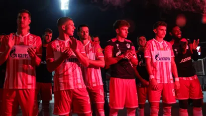 Uroš Kabić sa saigračima u Zvezdi (©Starsport)