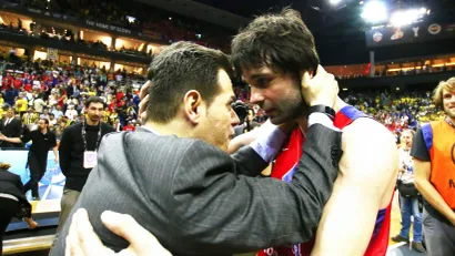 Dimitris Itudis i Miloš Teodosić (©Guliver Images)