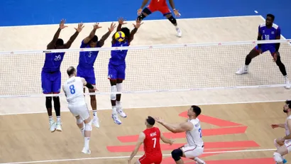 Marko Ivović u napadu (©FIVB)