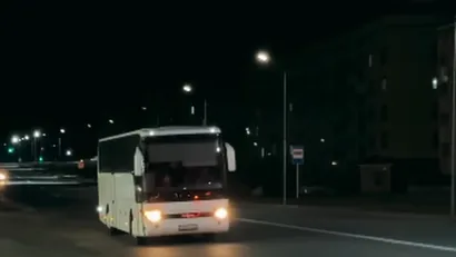 Autobus kojim su fudbaleri Atiraua otputovali u Aktobe (©Instagram)