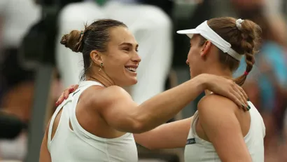 Arina Sabalenka i Eliz Mertens (Reuters)