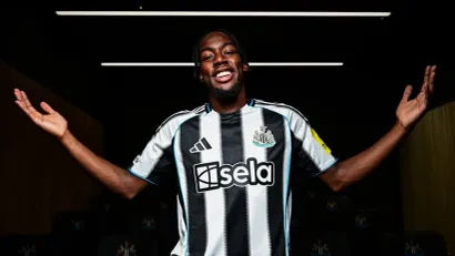 Antoni Elanga (©newcastleunited.com)