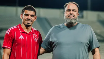 Morgan Gibs Vajt i Evangelos Marinakis (©Nottingham Forest)