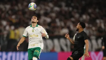 Rafael Vejga u duelu sa Korintijansom (©Reuters)
