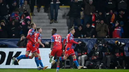 Slavlje fudbalera Viktorije (©Reuters)