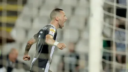 ©Starsport