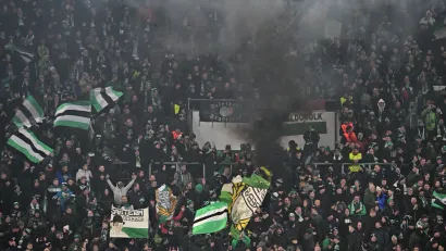Navijači Ferencvaroša (©Reuters)