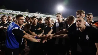 ©Starsport