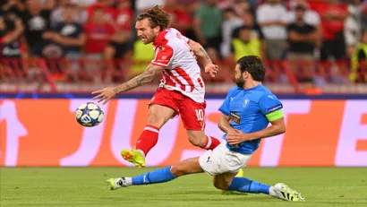 Aleksandar Katai (Crvena zvezda) i David Goldar (Pafos)