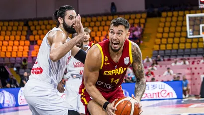 Goga Bitadze i Vili Ernangomez (Foto: FIBA)