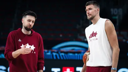 Žanis Pejners i Kristaps Porzingis (Foto: Nikola Mikić)
