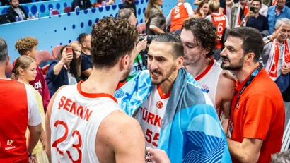Alperen Šengun i Kenan Sipahi (FIBA)