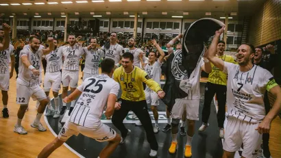 Slavlje rukometaša Partizana (©RK Partizan/Maja Nastić)