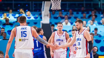 Nikola Jokić, Nikola Jović i Marko Gudurić (FIBA)