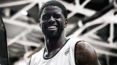 Dvejn Bejkon (©X/Dubai Basketball)