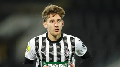 ©Starsport