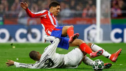 Kilijan Embape (Real Madrid) i Nauel Molina (Atletiko Madrid)