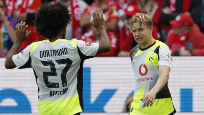 Adejemi i Svenson (Reuters)