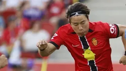 Takuma Asano (@AFP)