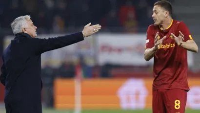 Nemanja Matić i Žoze Murinjo (©Reuters)