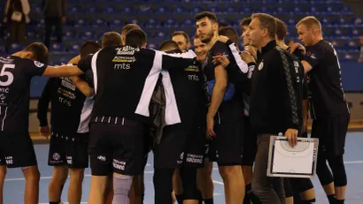 Rukometaši Partizana i trener Đorđe Ćirković (©Starsport)