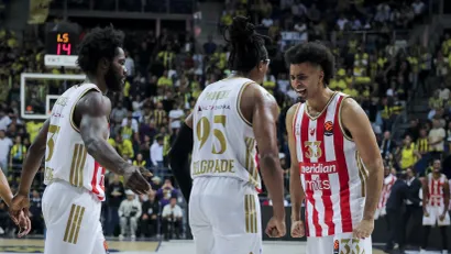 Košarkaši Crvene zvezde u Istanbulu (©Starsport)