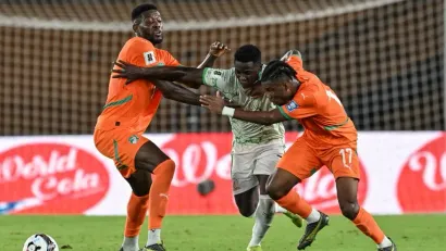 Dan raspleta u Africi, Obala Slonovače pred plasmanom na Mundijal posle deset godina