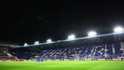 Poluprazne tribine stadiona Šefilda zbog bojkota navijača (©Reuters)