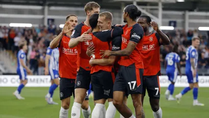 Igrači Lutona (©Reuters)