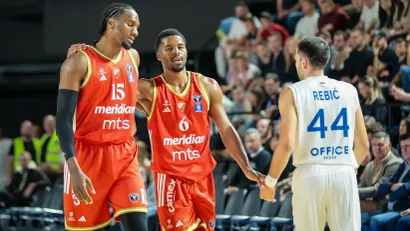 Ebuka Izundu i Džered Batler (Foto: ABA liga/Aleksandar Šećerov)