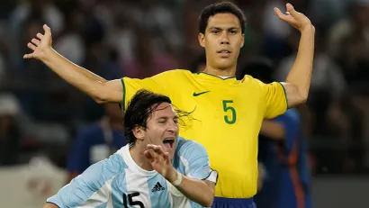 ©Reuters (Ernaes faulira Mesija na Olimpijskim igrama 2008)