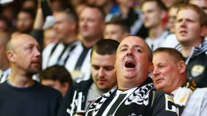 Navijači Nots Kauntija (©Reuters)