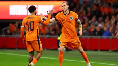 Memfis Depaj i Vout Veghorst (©Reuters)