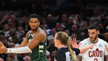 Janis Adetokunbo i Lonzo Bol (AFP)